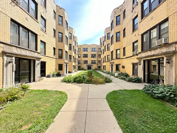 3817.5 N Greenview Ave, Chicago, IL