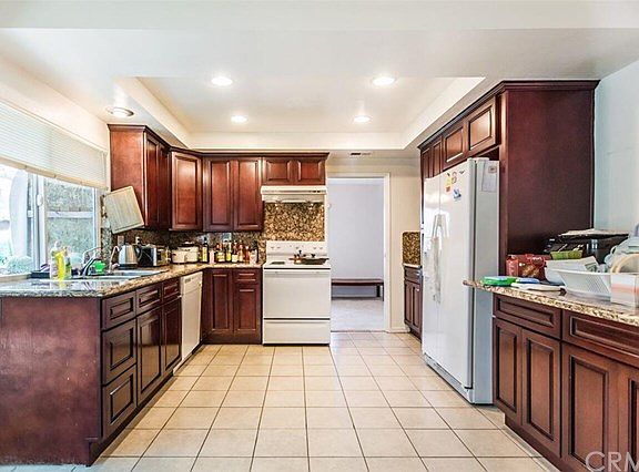5th image of 18069 Amargoso St