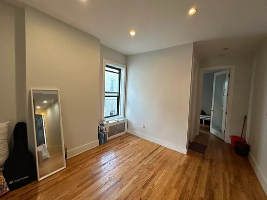 Rented by Yup Realty LLC | media 6