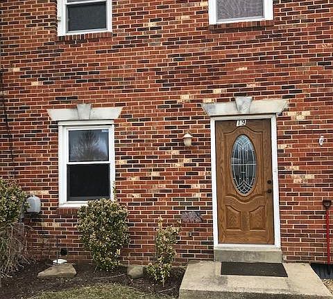 2nd image of 19 Boileau Ct