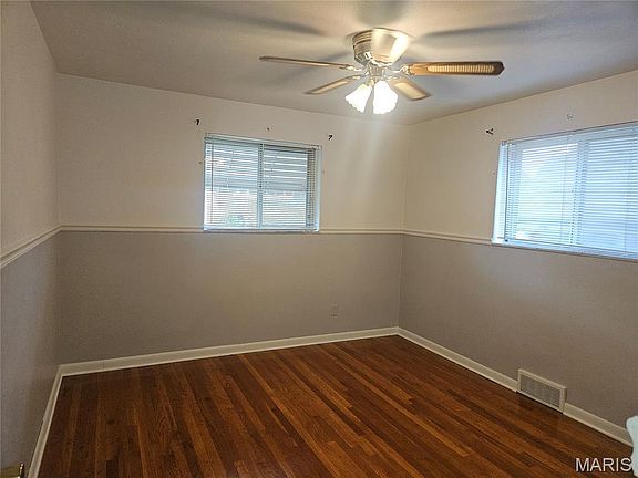 4th image of 6457 Lloyd Ave