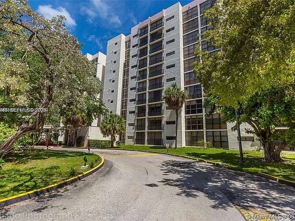 2nd image of 16919 N Bay Rd APT 218