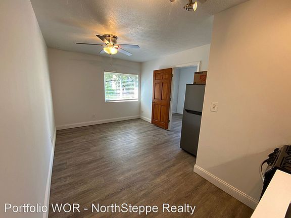 4th image of 50 W Oakland Ave APT 2