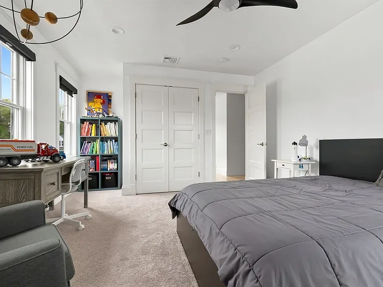 4 Gabaree Ct — Photo 28