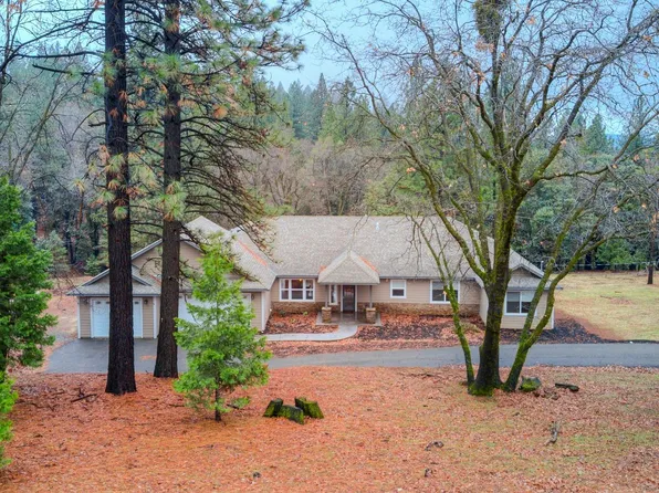 5320 Puerta Del Sol Rd, Camino, CA 95709