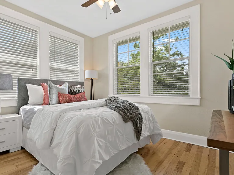 2801 W Estrella St — Photo 16