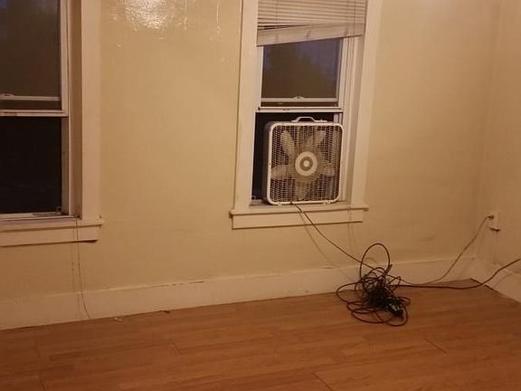 5th image of 120 Penn St