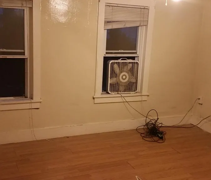 120 Penn St — Photo 5
