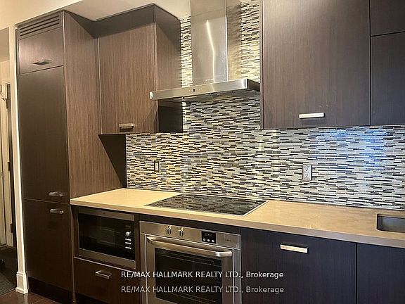 2nd image of 560 Front St W #428