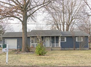 124 Circle Dr, Monett, MO 65708