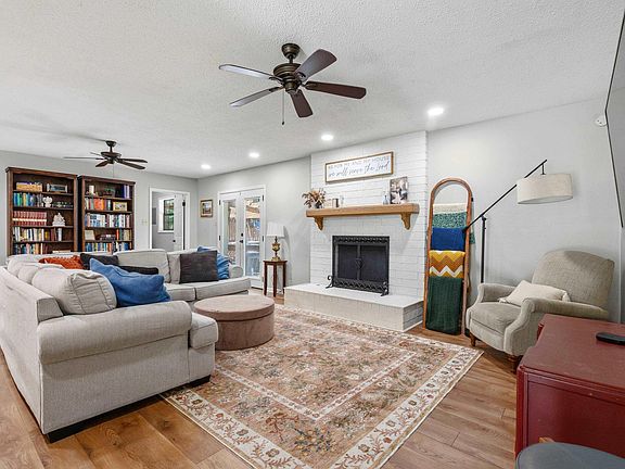 4th image of 1708 Creekwood Dr