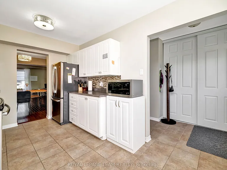 53 Thornbury Cres — Photo 14