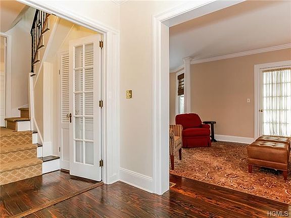 3rd image of 307 Beach Ave