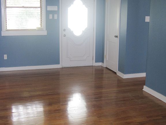 Living room-front entrance