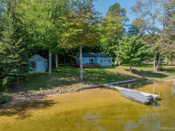 N3820 Hayward Rd, Munising, MI 49862