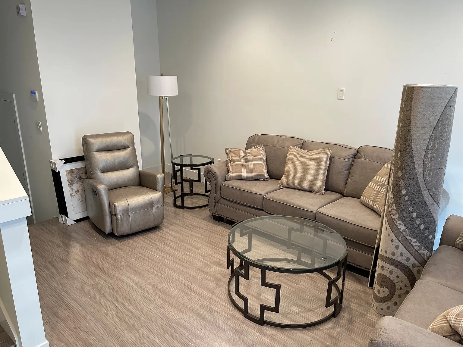 2 bed, 2.5 bath, 2125 sqft, $3,750 — Photo 3