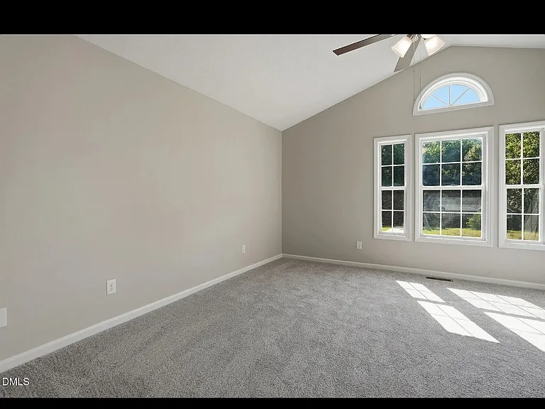 114 Serenity Dr — Photo 3