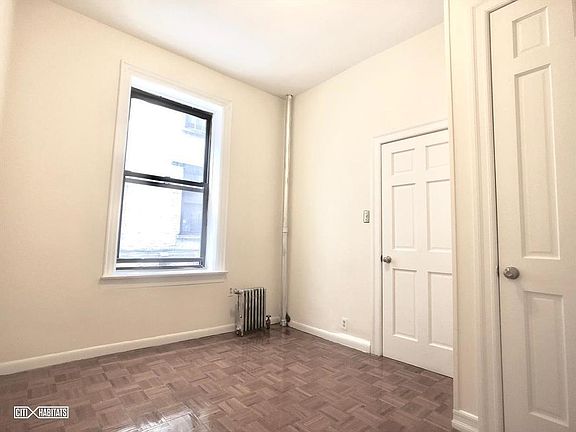 3rd image of 370 Manhattan Ave APT 1E