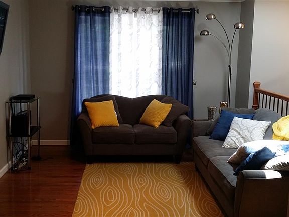 3rd image of 310 Winchester Ave
