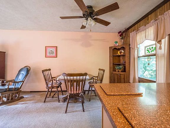 4th image of 111 N Langley Dr