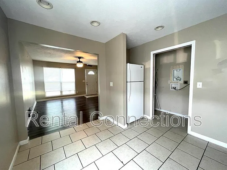 1307 W White St #B — Photo 6