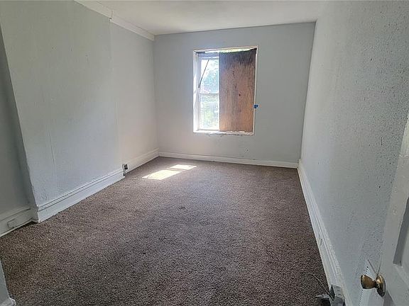 3rd image of 5846 Page Blvd