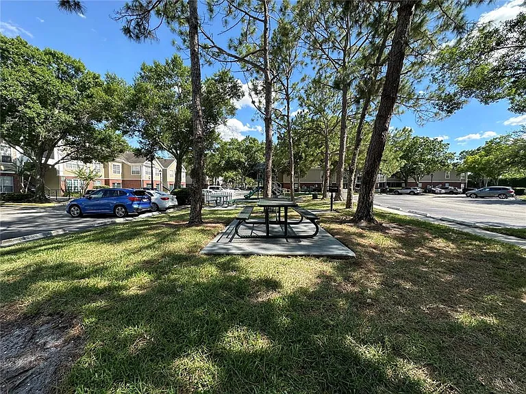 Plantation Park Cir — Photo 35