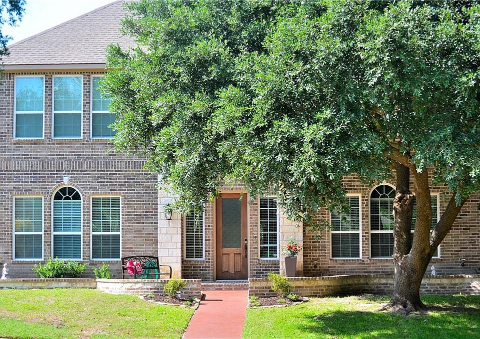 1st image of 909 Hideaway Pl