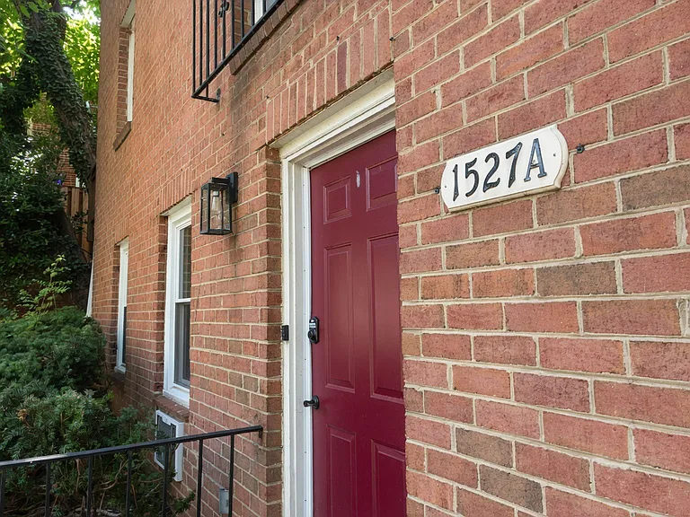 1527 N Colonial Ter #A — Photo 24