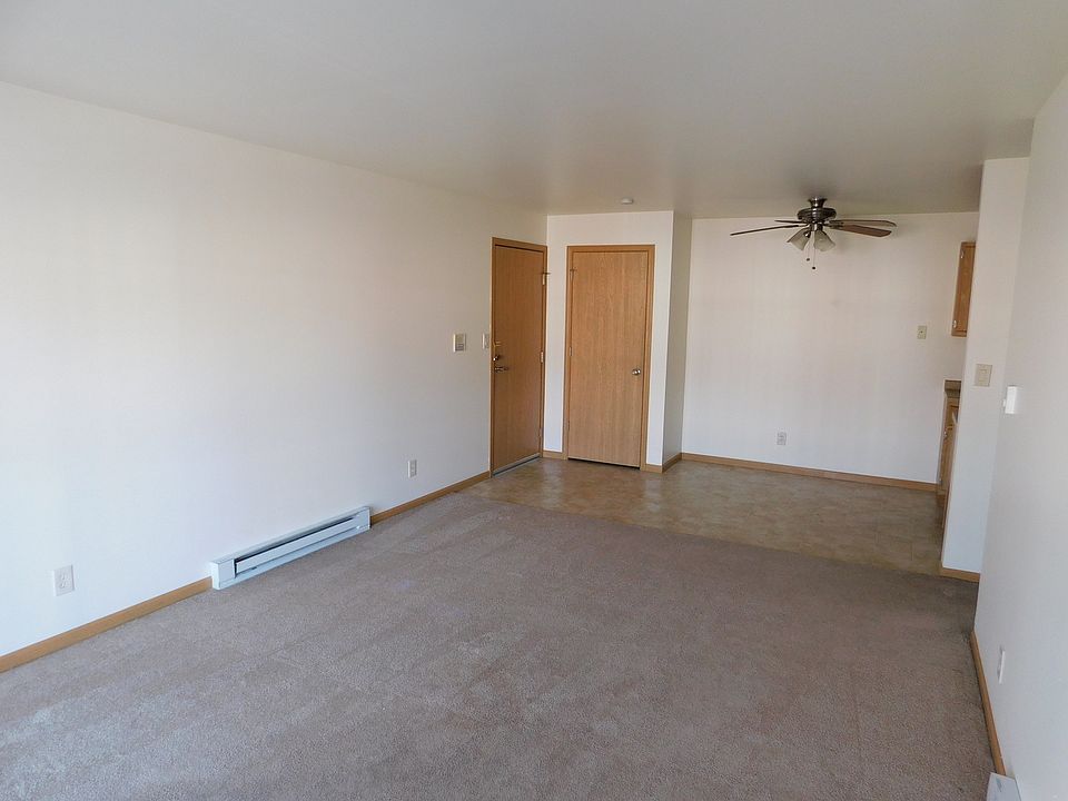 Roosevelt Gardens 209215 Roosevelt Dr West Bend WI Zillow