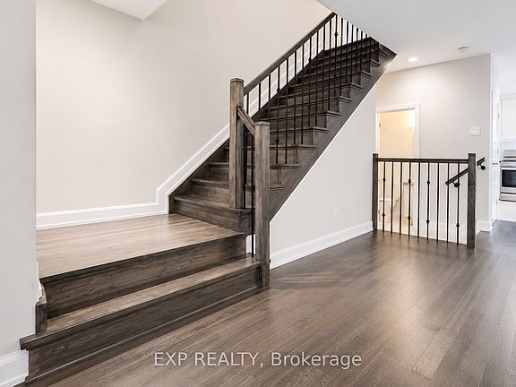 3rd image of 528 Lucent St