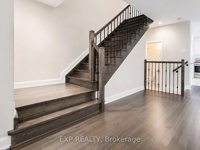 528 Lucent St — Photo 3