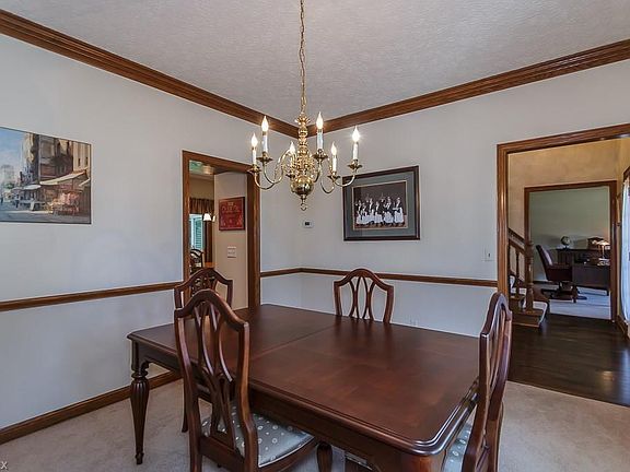 5th image of 10480 Barchester Dr