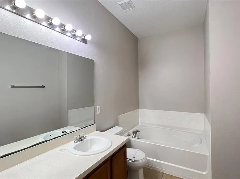 318 Sand Ridge Dr — Photo 28