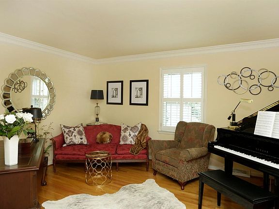4th image of 653 Teak Wood Dr