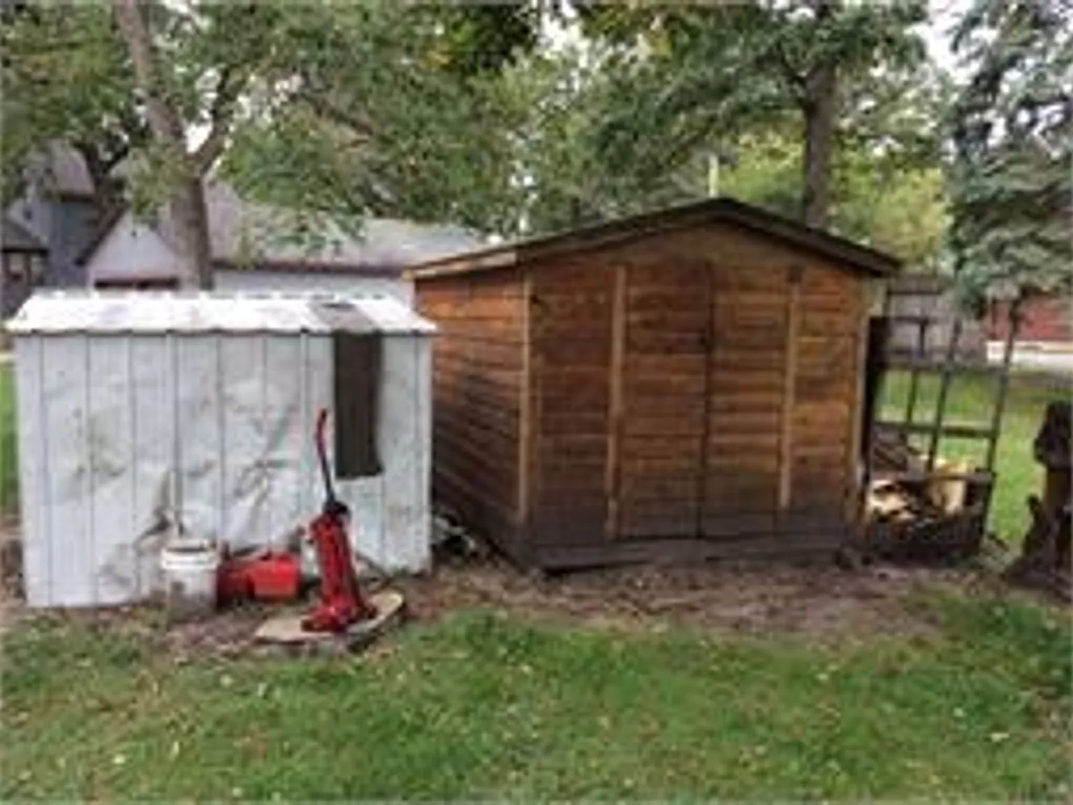 607 Chinook Ave SW — Photo 4