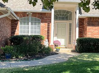2821 Edgewater Ct, Norman, OK 73071