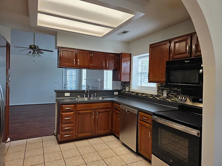 123 Toura Ln — Photo 6