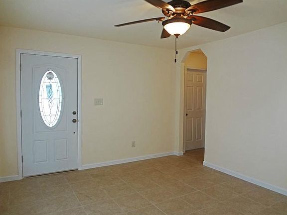 4th image of 4911 Eunice St