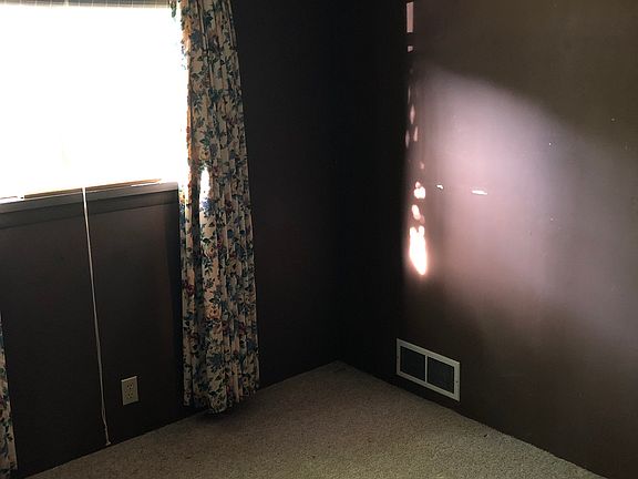 5th image of 6770 Center St