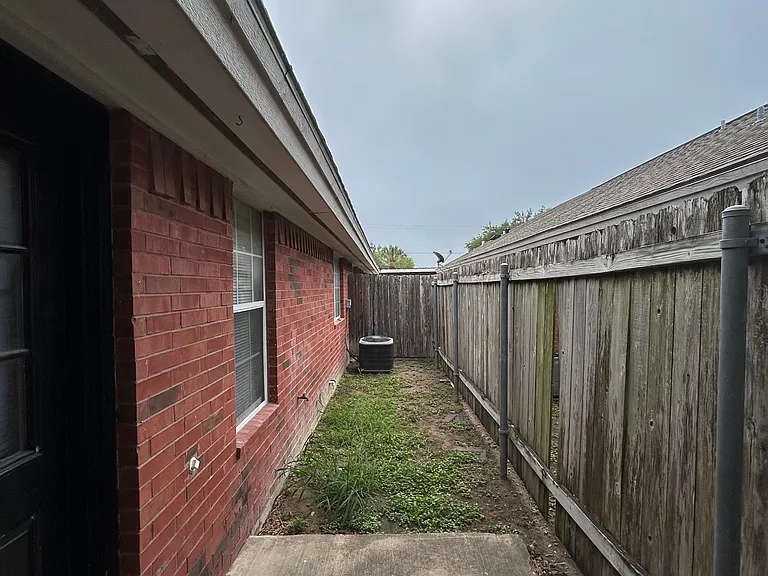 1010 Lexington Cir #1 — Photo 8