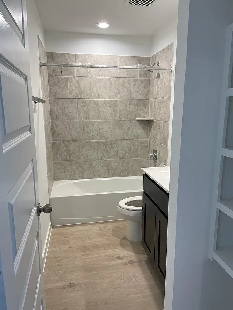 4 bed, 3.0 bath, 2210 sqft, $2,800 — Photo 4
