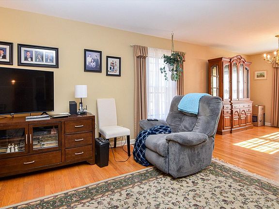 5th image of 2754 Tanglewood Dr
