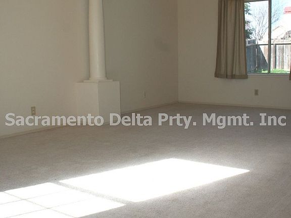 2nd image of 5231 Crystal Hill Way