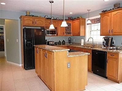 4th image of 171 Village Dr