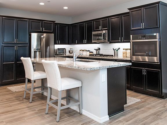 Kitchen with big island