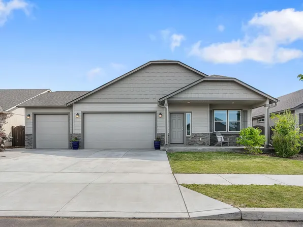 2428 NW Kingwood Ave, Redmond, OR 97756