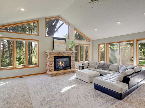 5th image of 4520 Holly Ln N