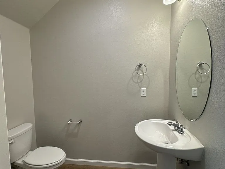 414 S Summit St #101-104 — Photo 6