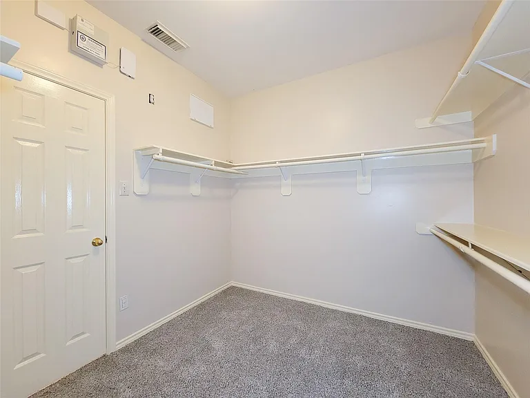 4106 Creek Ridge Ln — Photo 31